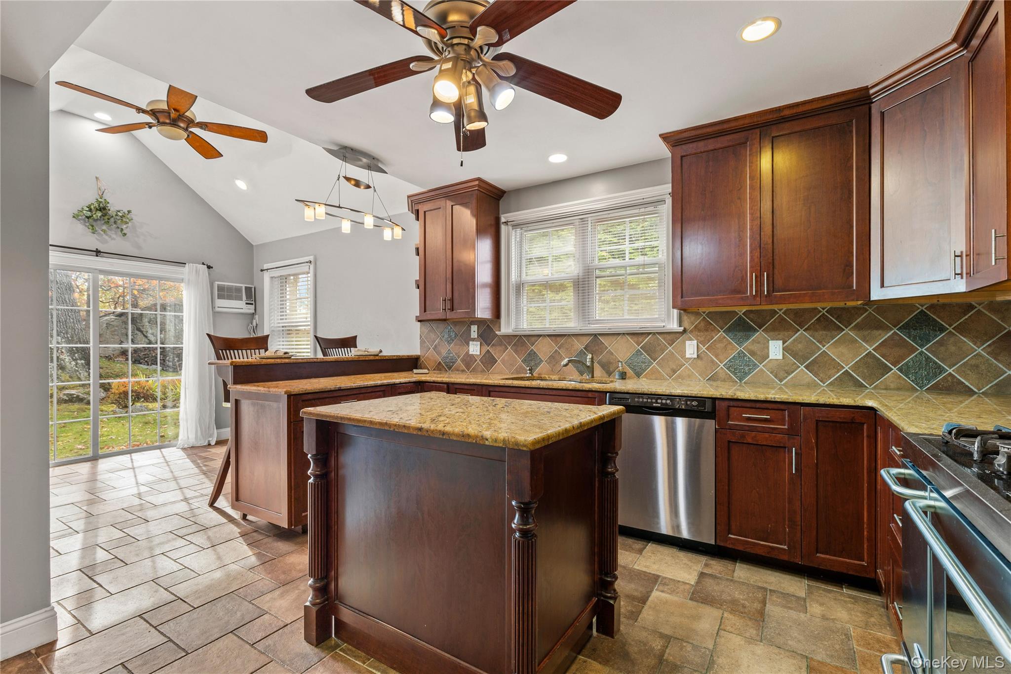 #11 photo, 29 Avondale Road, Harrison , NY 10528