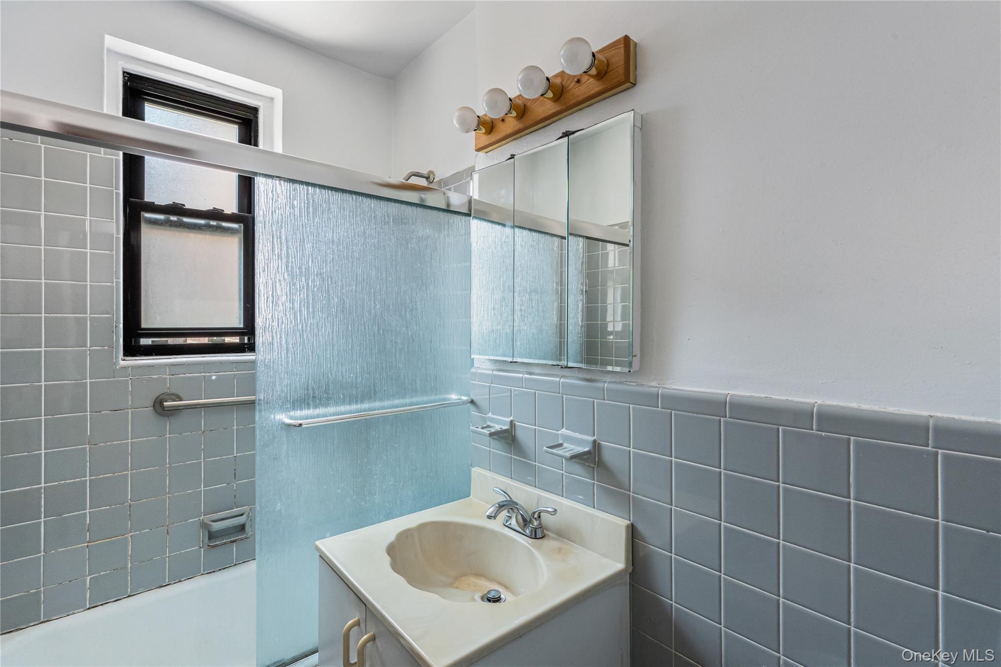 #11 photo, 102-30 Queens Boulevard, Forest Hills , NY 11375