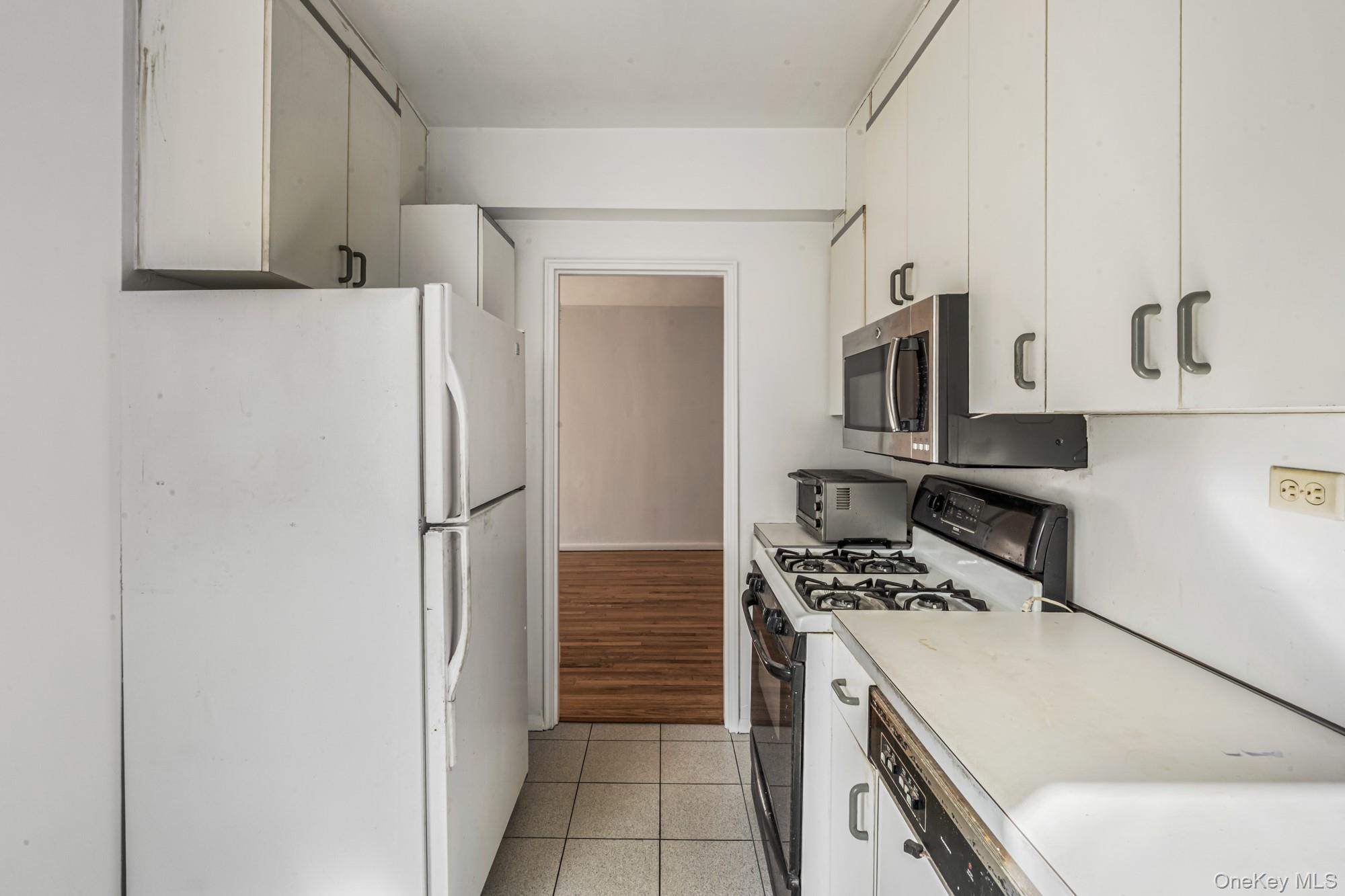 #9 photo, 102-30 Queens Boulevard, Forest Hills , NY 11375