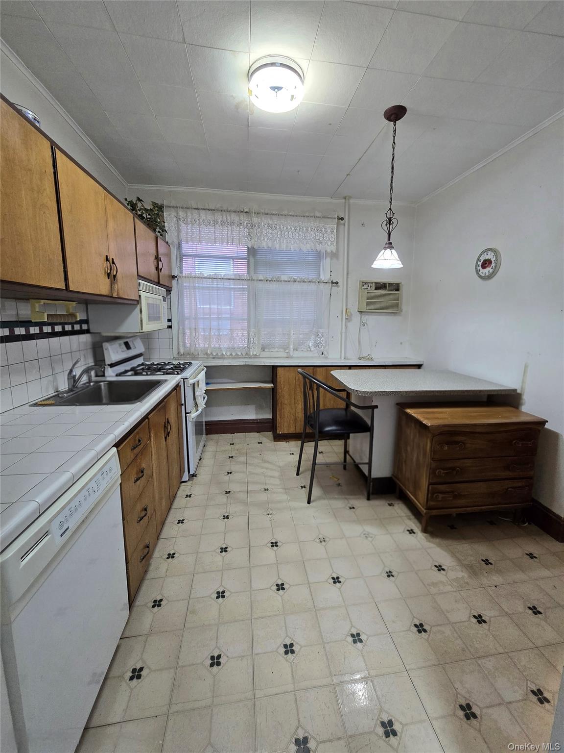 #9 photo, 10330 102nd Street, Ozone Park , NY 11417