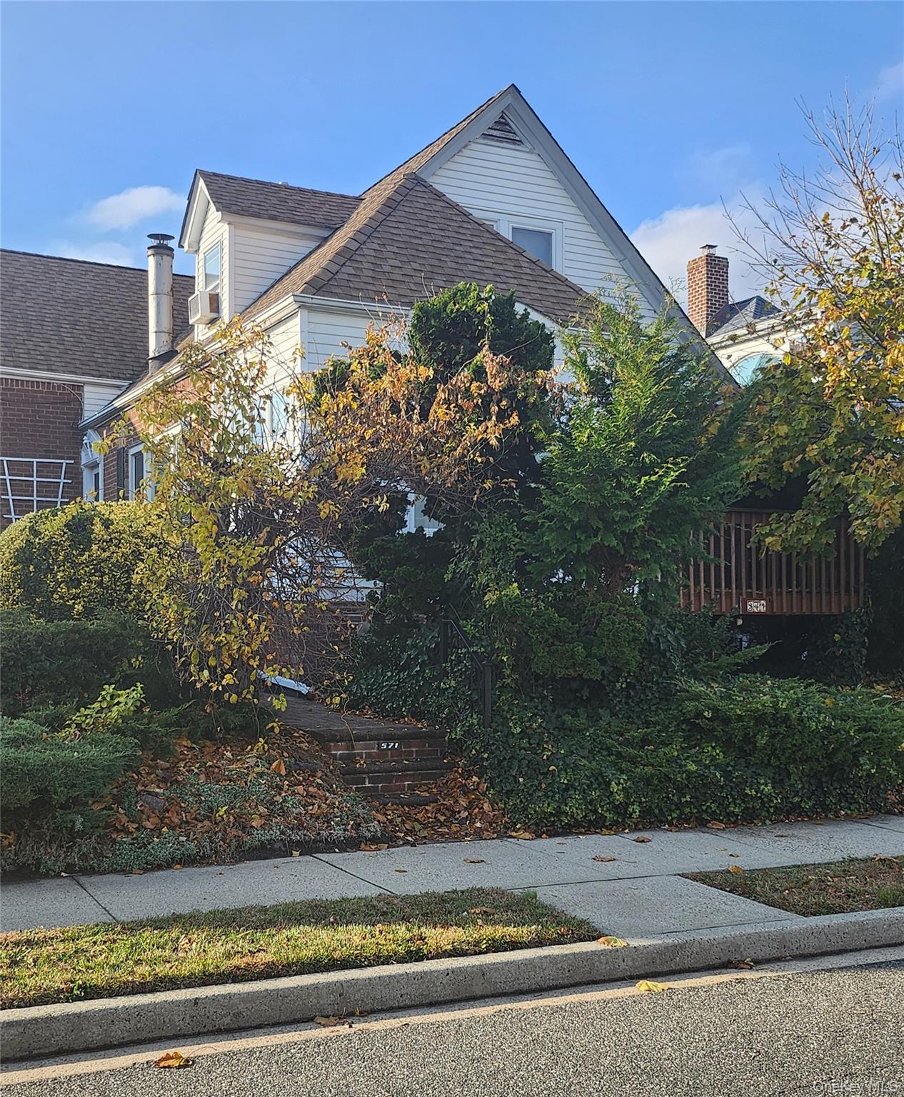 #1 photo, 571 Laurelton Boulevard, Long Beach , NY 11561