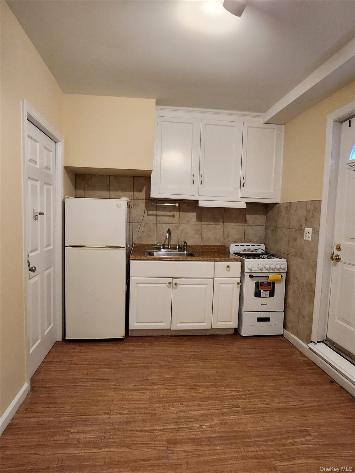 #3 photo, 571 Laurelton Boulevard, Long Beach , NY 11561