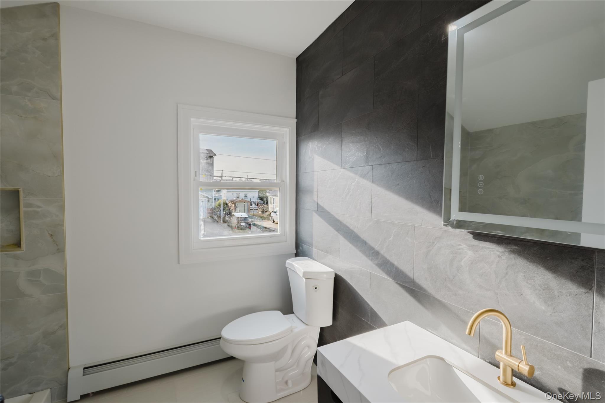 #10 photo, 886 S 7th Street, Lindenhurst , NY 11757