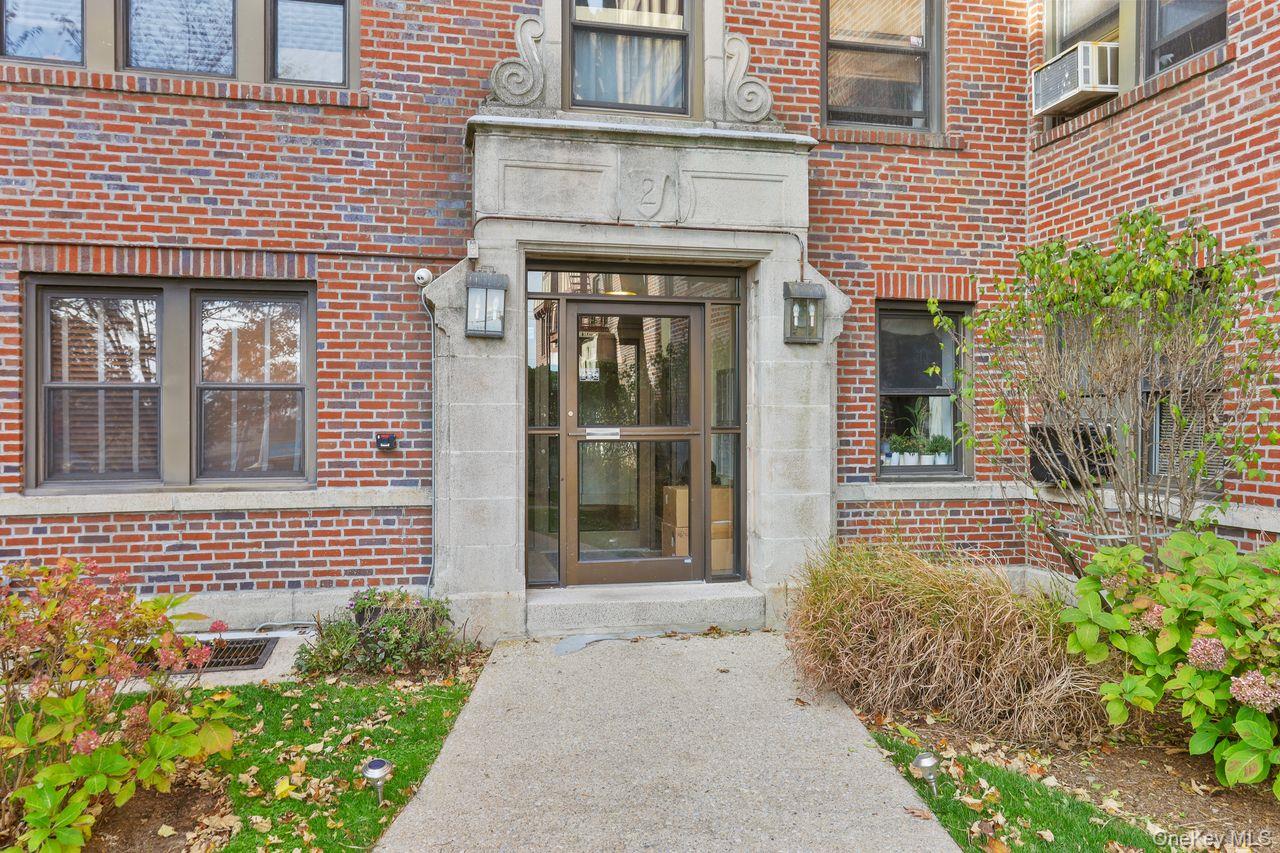 #12 photo, 604 Tompkins, Mamaroneck , NY 10543