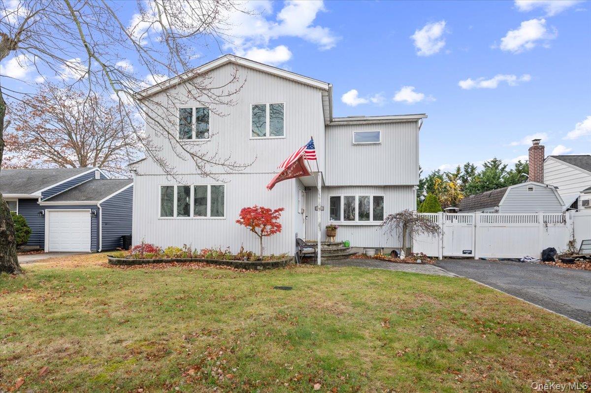 #1 photo, 44 E End Avenue, Hicksville , NY 11801