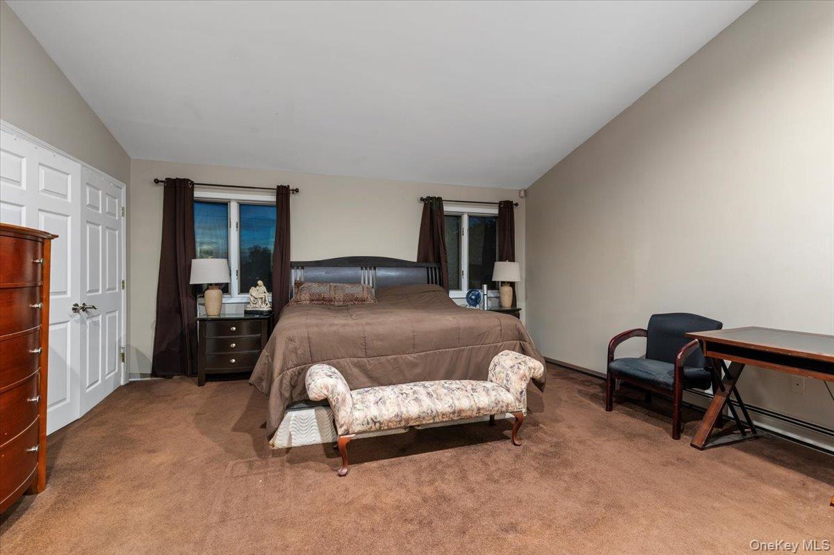 #13 photo, 44 E End Avenue, Hicksville , NY 11801