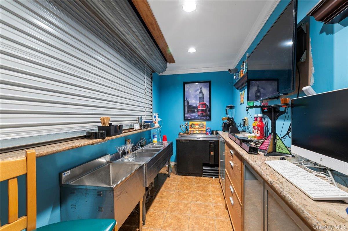 #20 photo, 44 E End Avenue, Hicksville , NY 11801