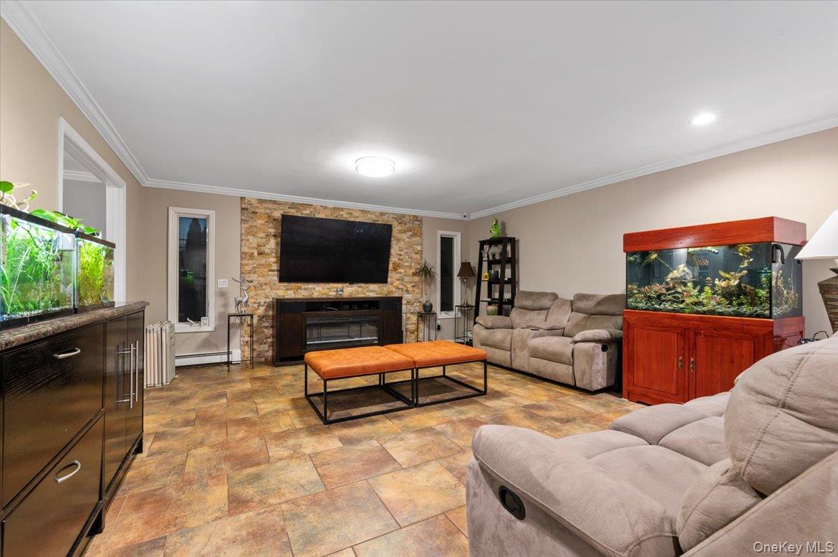 #3 photo, 44 E End Avenue, Hicksville , NY 11801