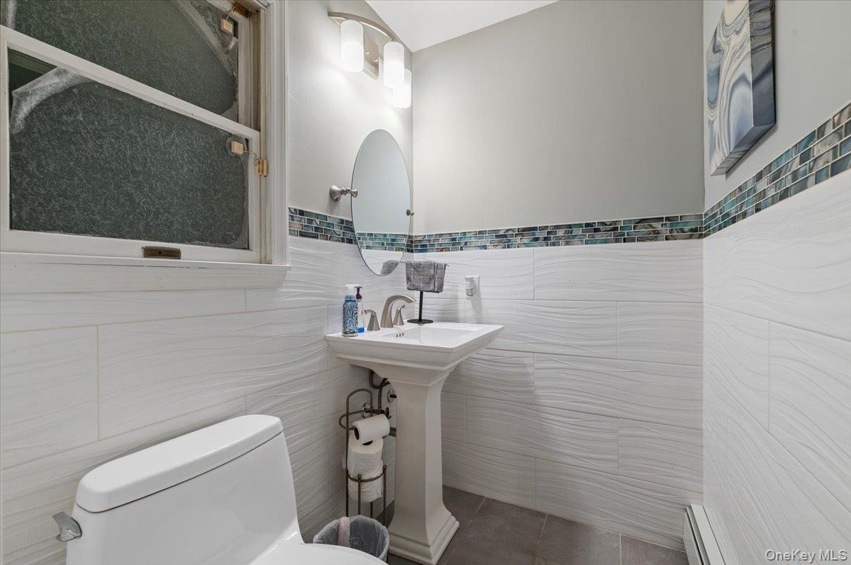 #6 photo, 44 E End Avenue, Hicksville , NY 11801