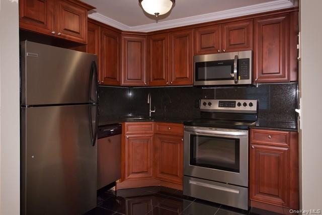 #2 photo, 80 S Clinton Avenue, Bay Shore , NY 11706