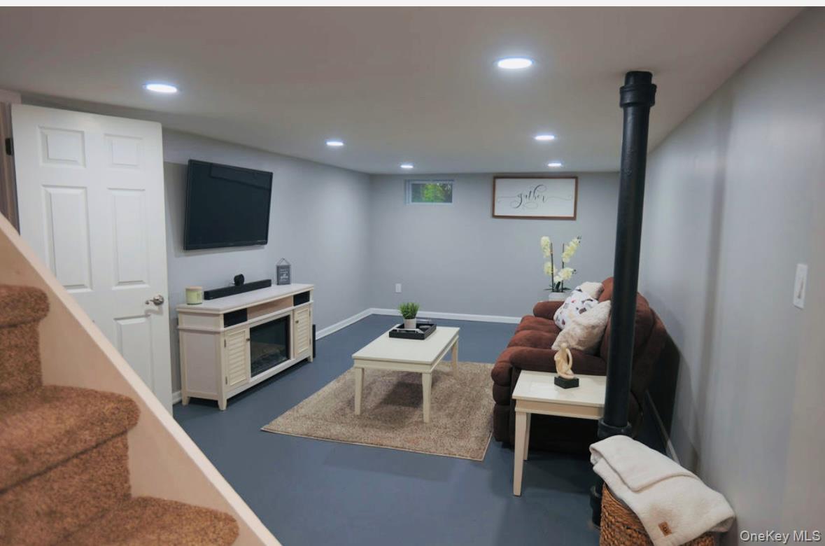 #19 photo, 407 Tree Road, سوفولك South Setauket , NY 11720