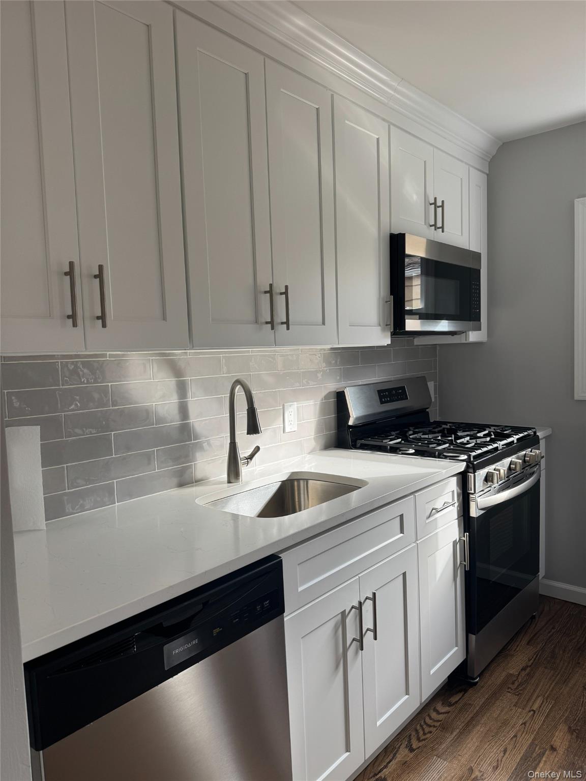 #3 photo, 318 Vincent Avenue, Lynbrook , NY 11563