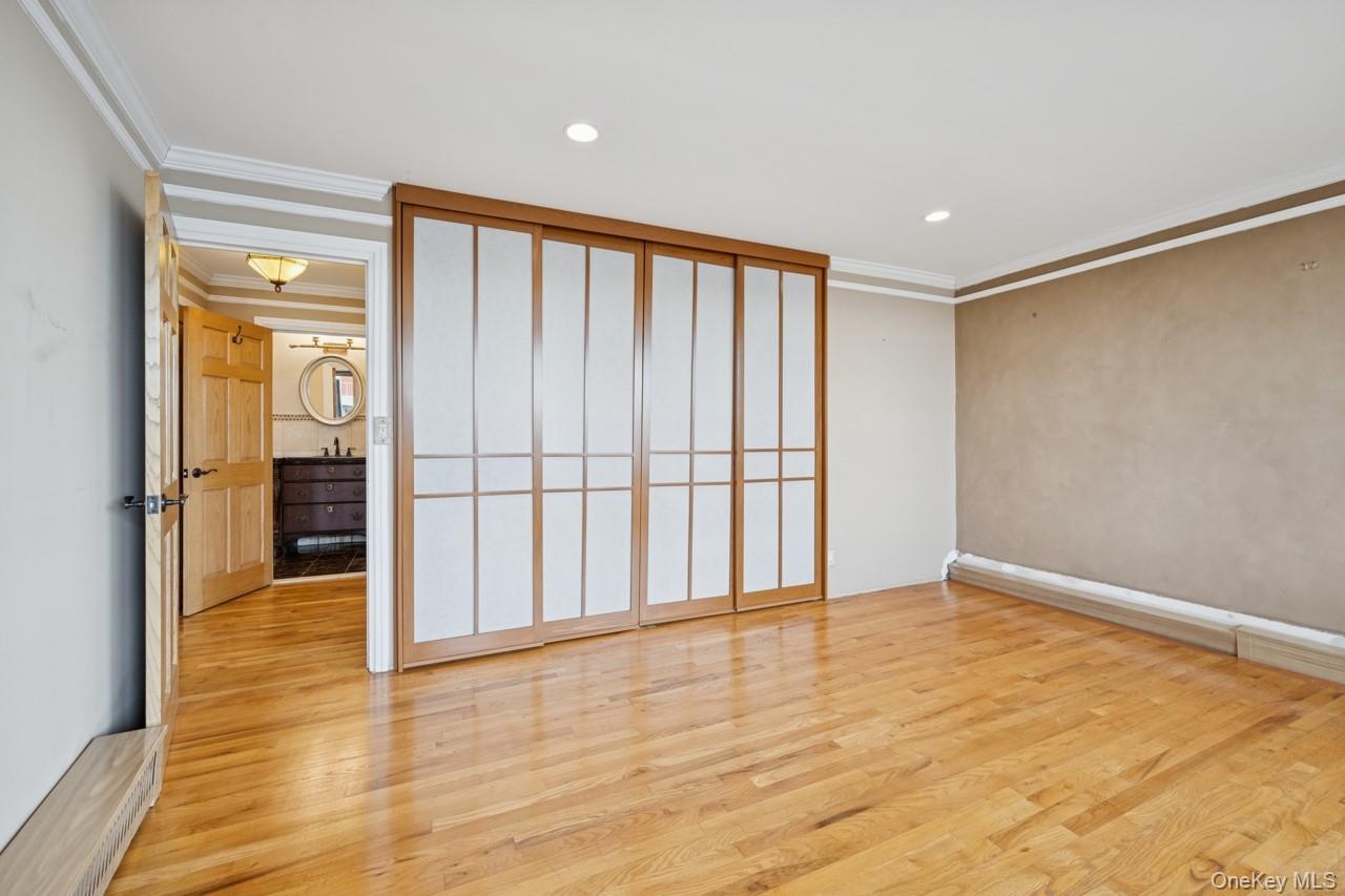 #10 photo, 166-26 Powells Cove Boulevard, Beechhurst , NY 11357