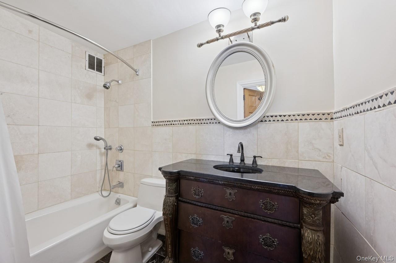 #11 photo, 166-26 Powells Cove Boulevard, Beechhurst , NY 11357