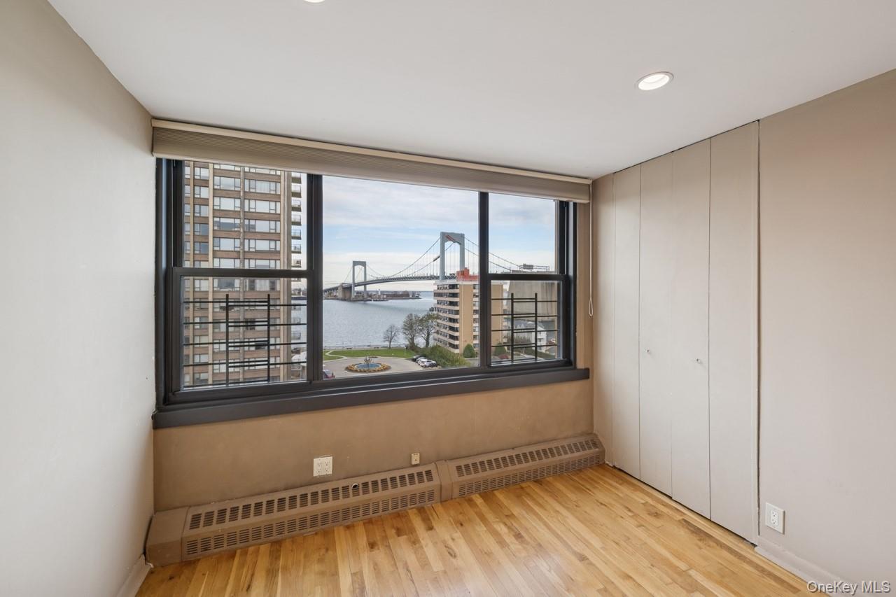 #12 photo, 166-26 Powells Cove Boulevard, Beechhurst , NY 11357