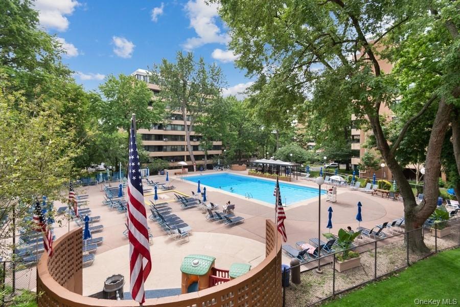 #18 photo, 166-26 Powells Cove Boulevard, Beechhurst , NY 11357