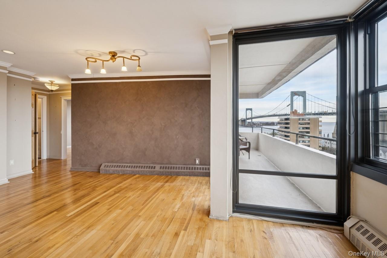 #8 photo, 166-26 Powells Cove Boulevard, Beechhurst , NY 11357