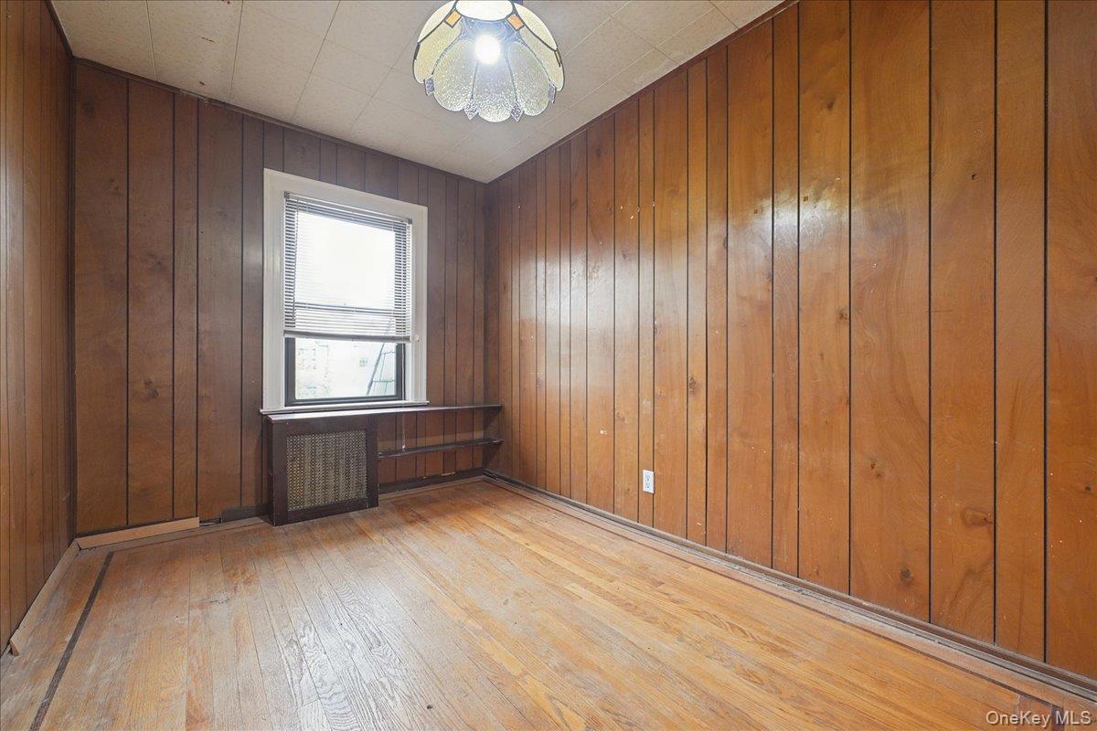 #20 photo, 33 Dartmouth Street, Valley Stream , NY 11581