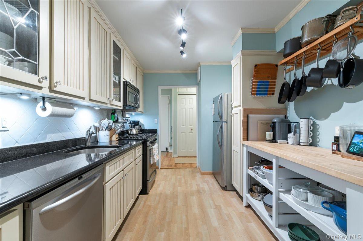 #14 photo, 700 Shore Road, ناسو Long Beach , NY 11561