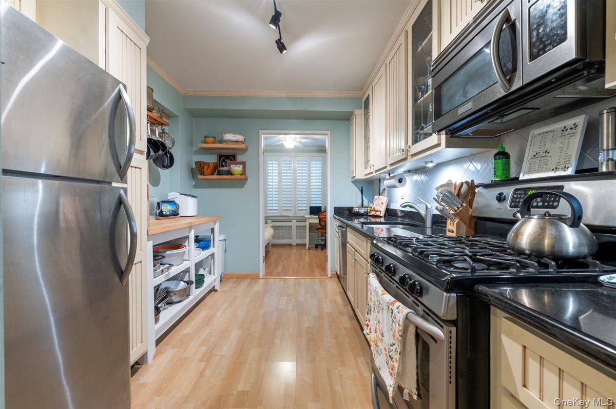 #16 photo, 700 Shore Road, ناسو Long Beach , NY 11561