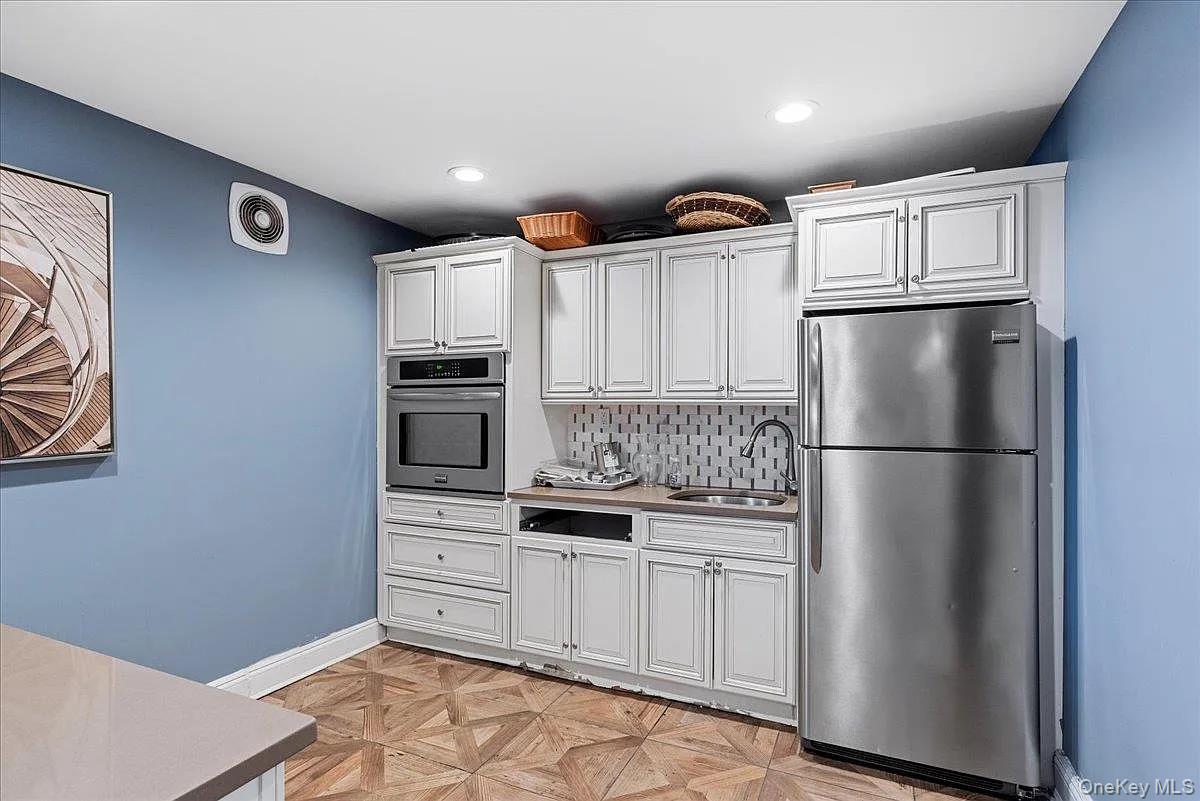 #6 photo, 700 Shore Road, Long Beach , NY 11561