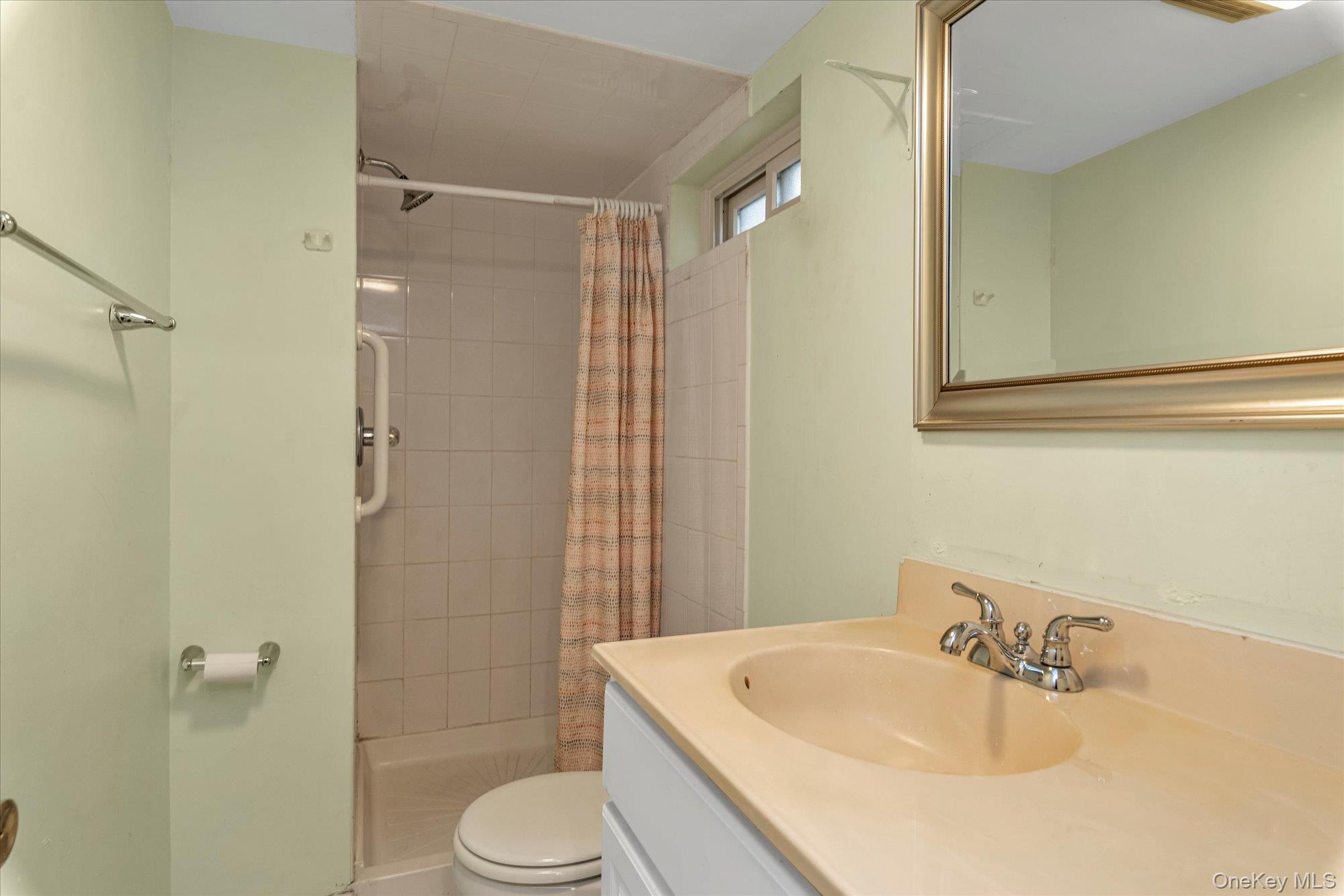 #14 photo, 100 Nassau Avenue, Malverne , NY 11565