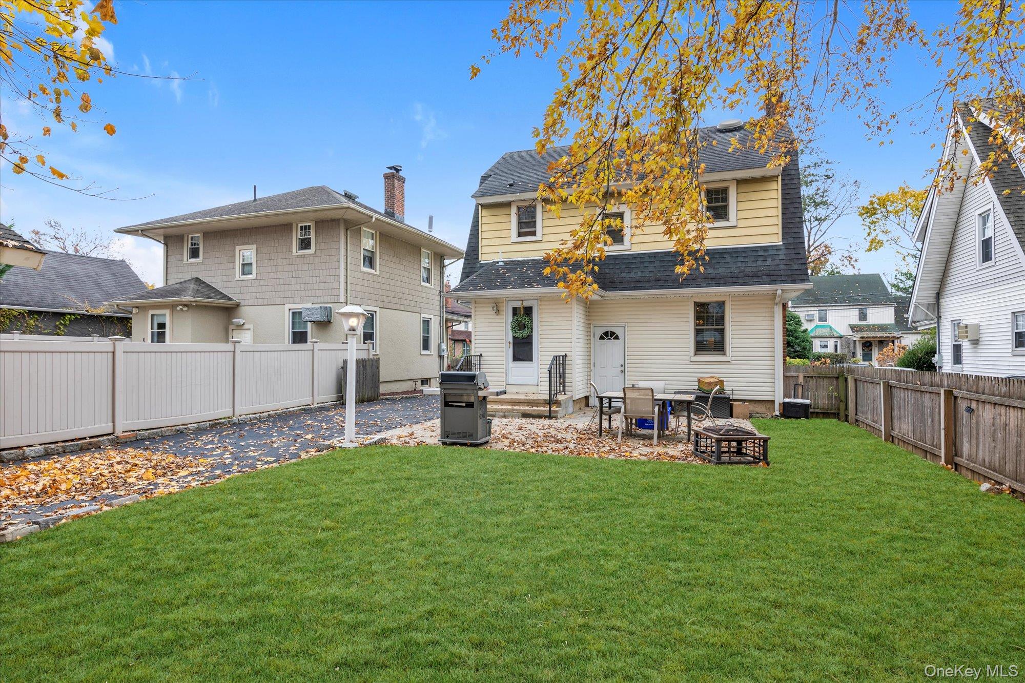 #17 photo, 100 Nassau Avenue, Malverne , NY 11565