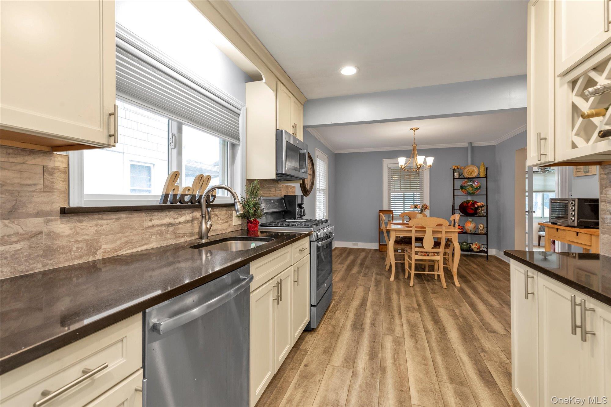 #7 photo, 100 Nassau Avenue, Malverne , NY 11565