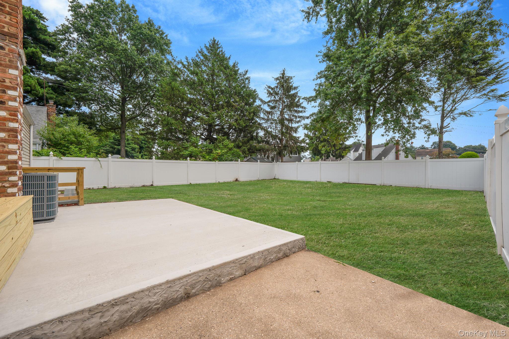 #12 photo, 215 W Marie Street, Hicksville , NY 11801