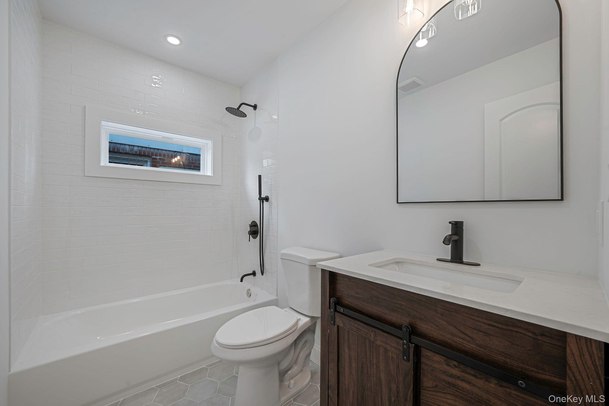 #17 photo, 215 W Marie Street, Hicksville , NY 11801