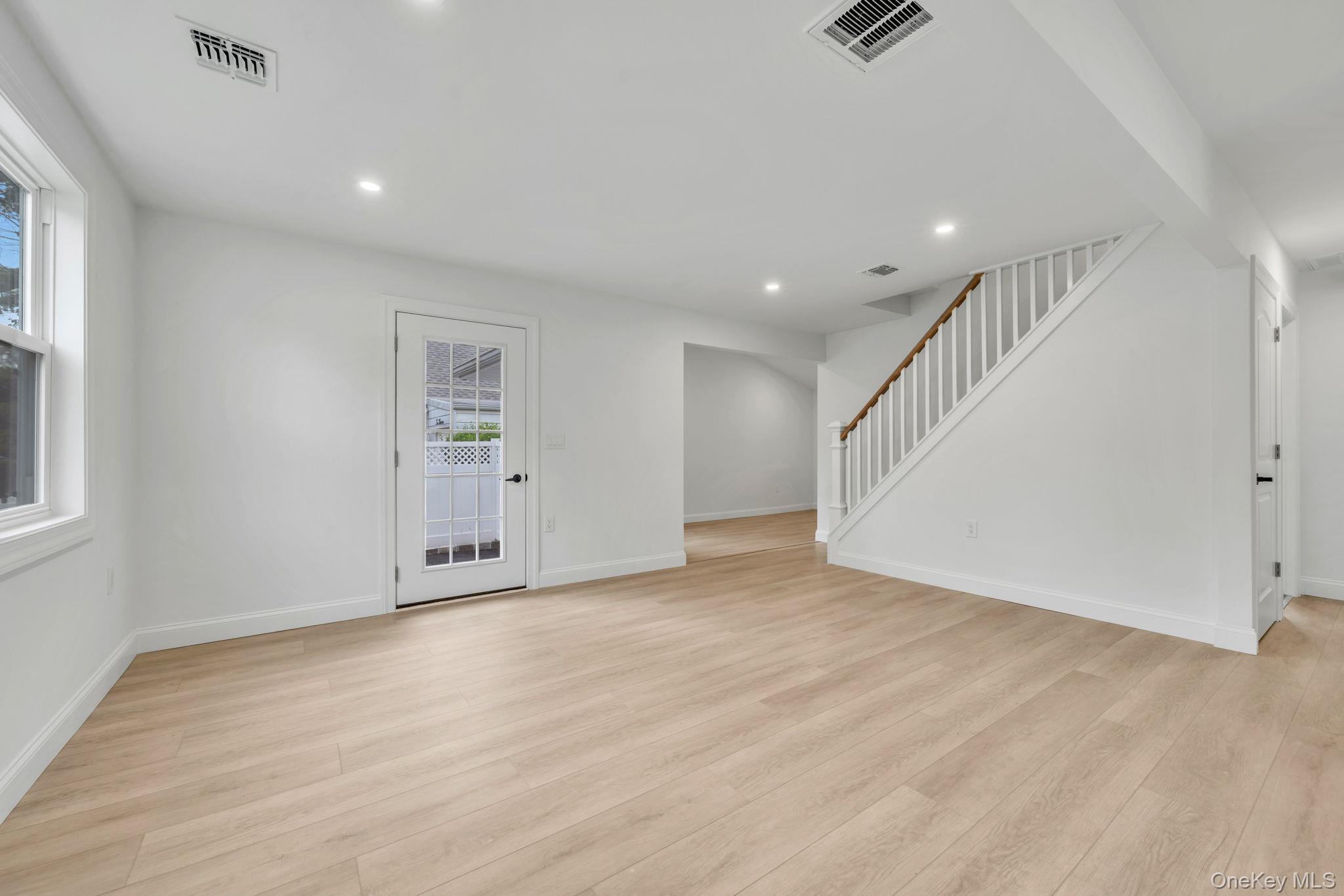 #18 photo, 215 W Marie Street, Hicksville , NY 11801