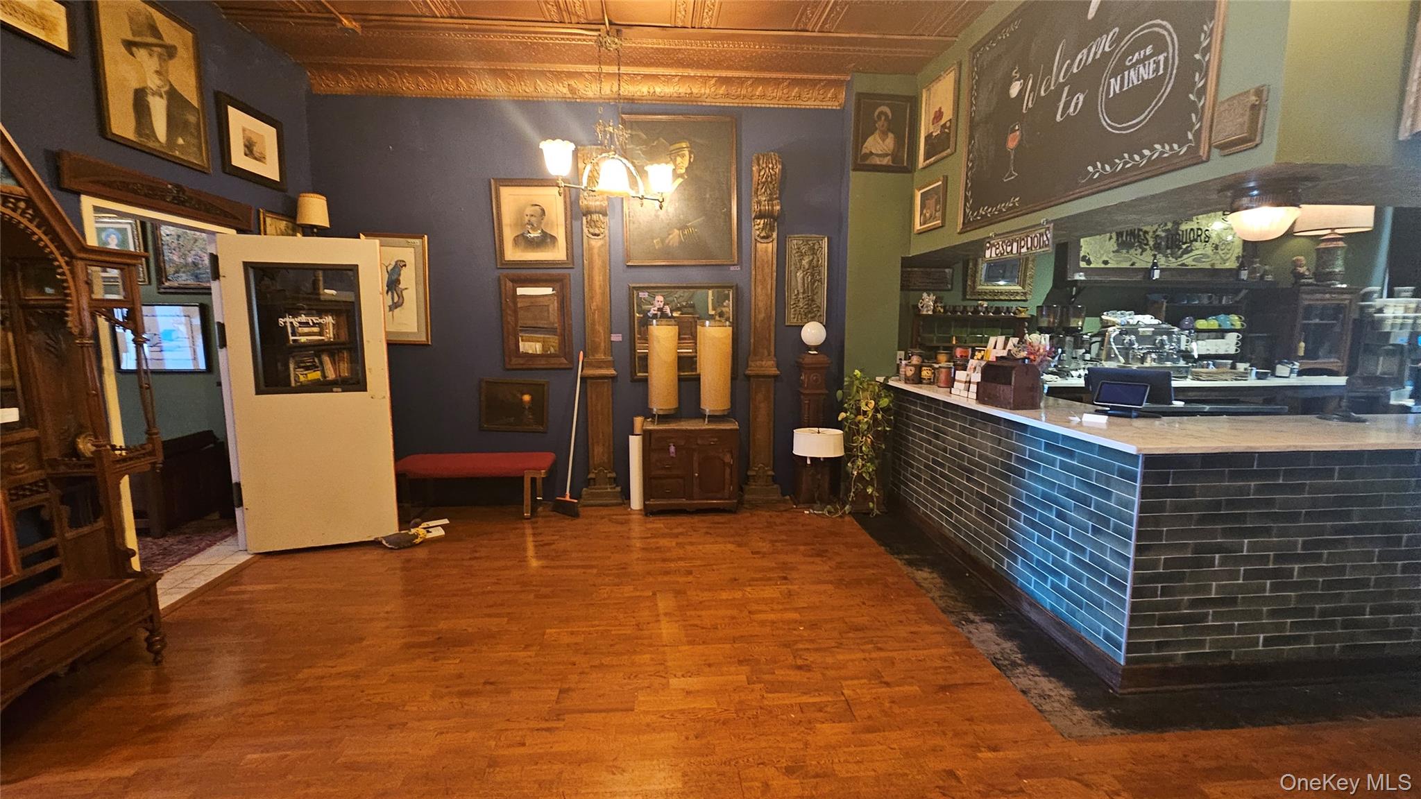 #5 photo, 342 New York Avenue, Huntington , NY 11743