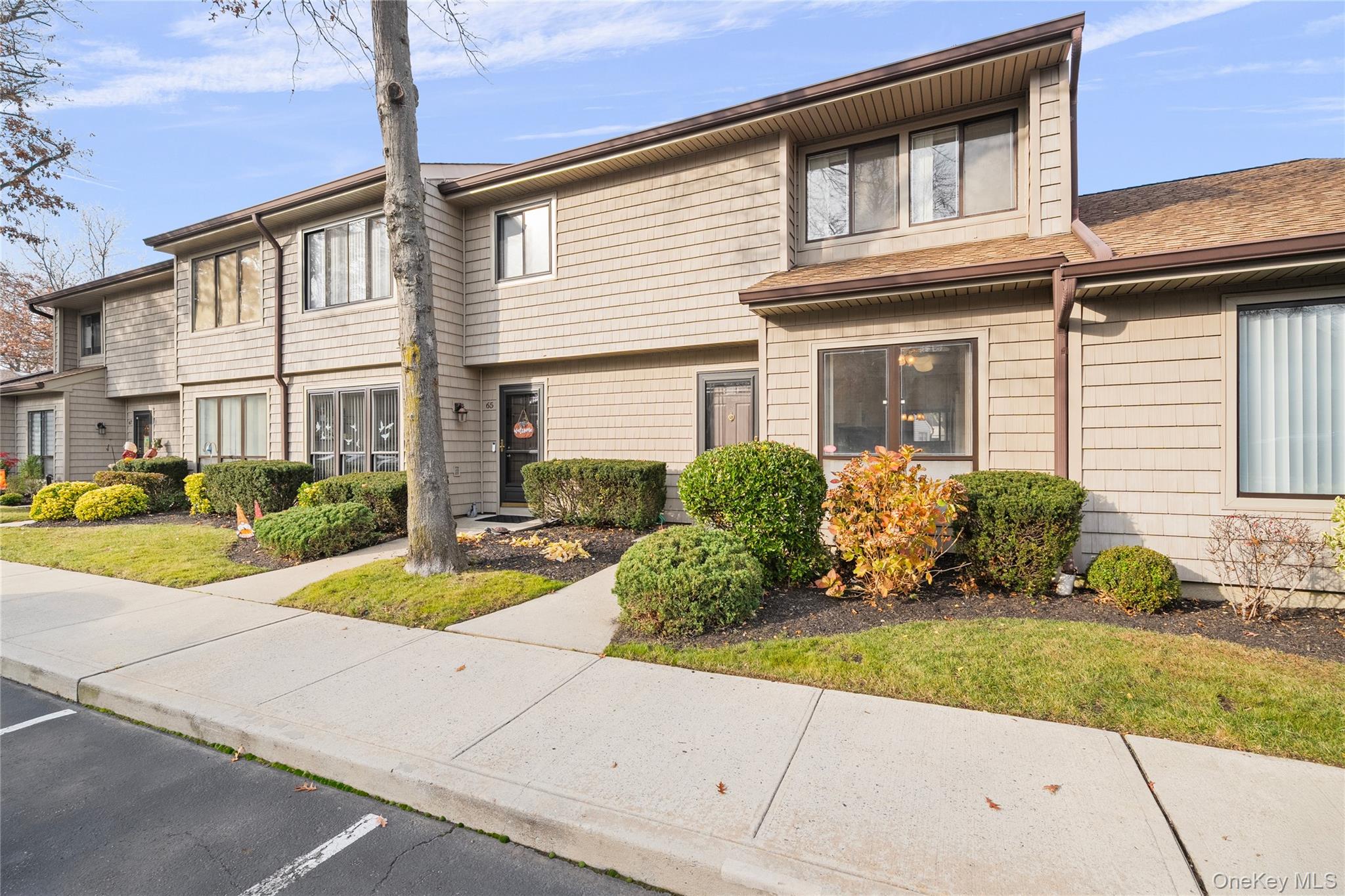#2 photo, 64 Stanford Court, Wantagh , NY 11793