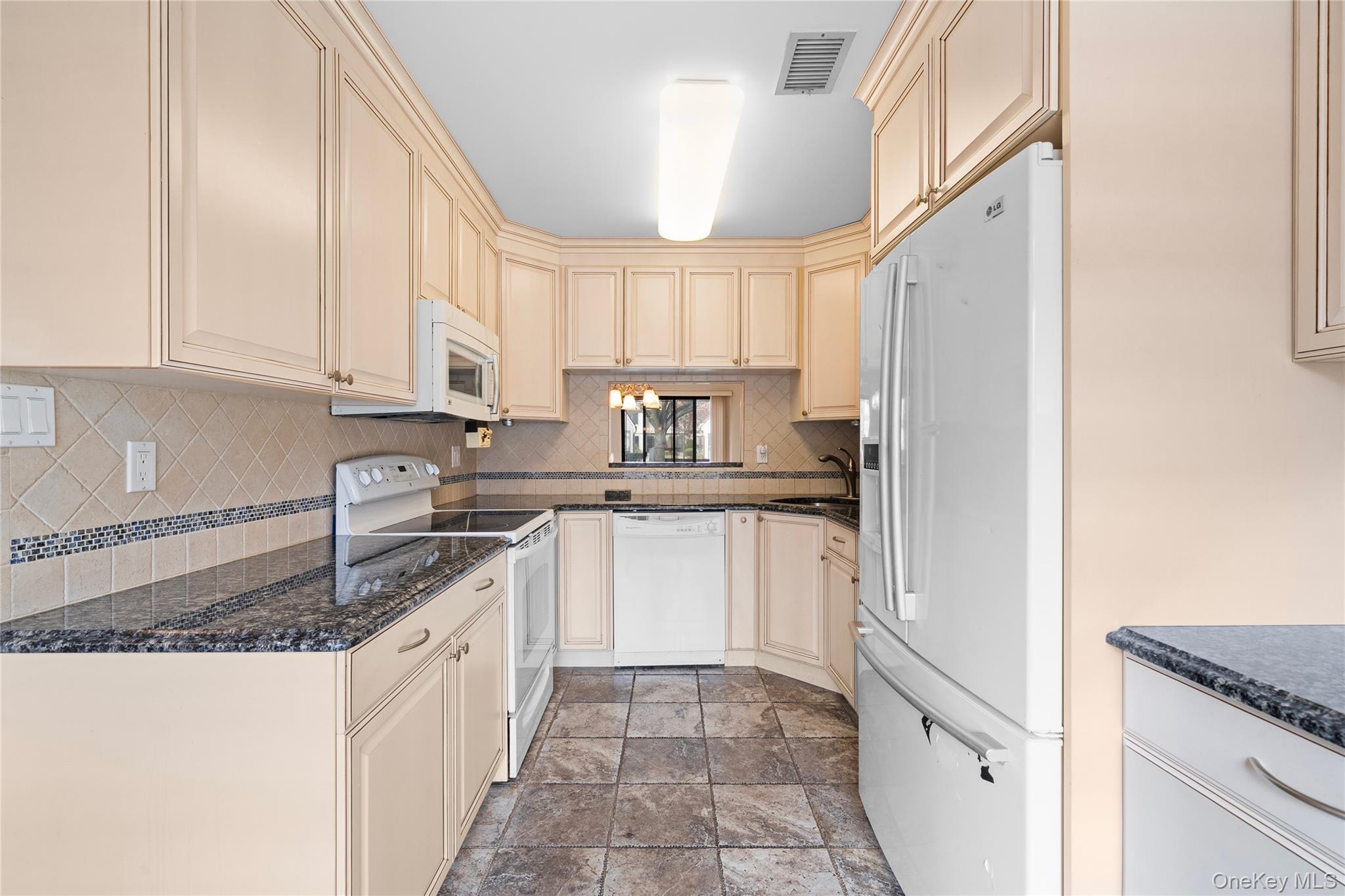 #4 photo, 64 Stanford Court, Wantagh , NY 11793