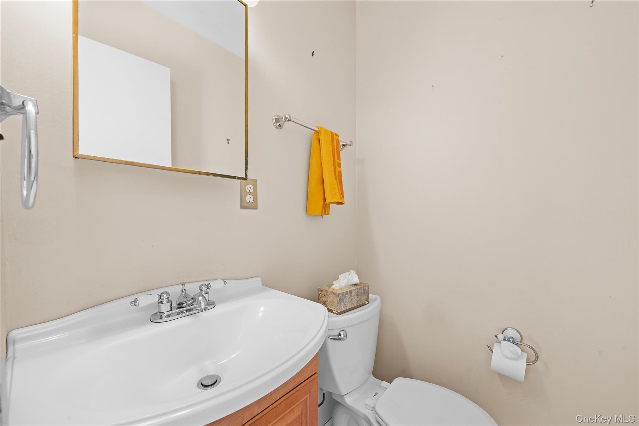 #8 photo, 64 Stanford Court, Wantagh , NY 11793