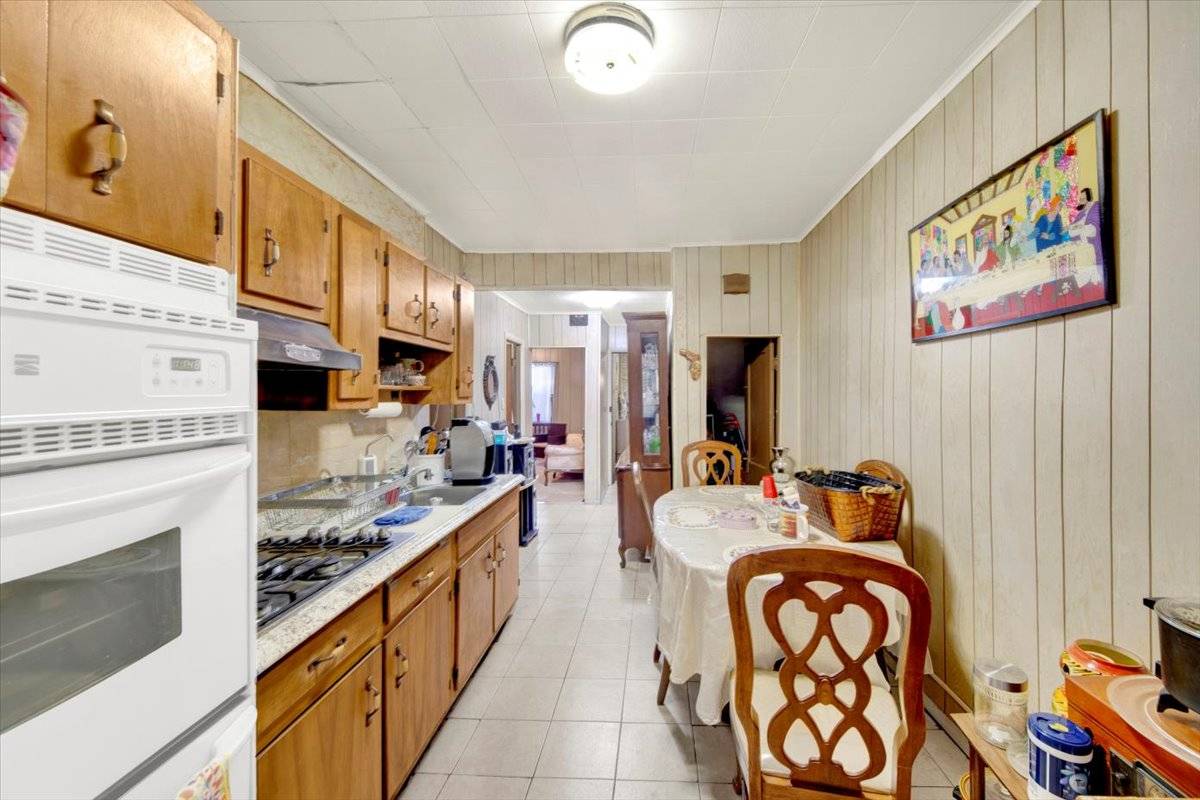 #16 photo, 1238 Colgate Ave, برونكس Bronx , NY 10472