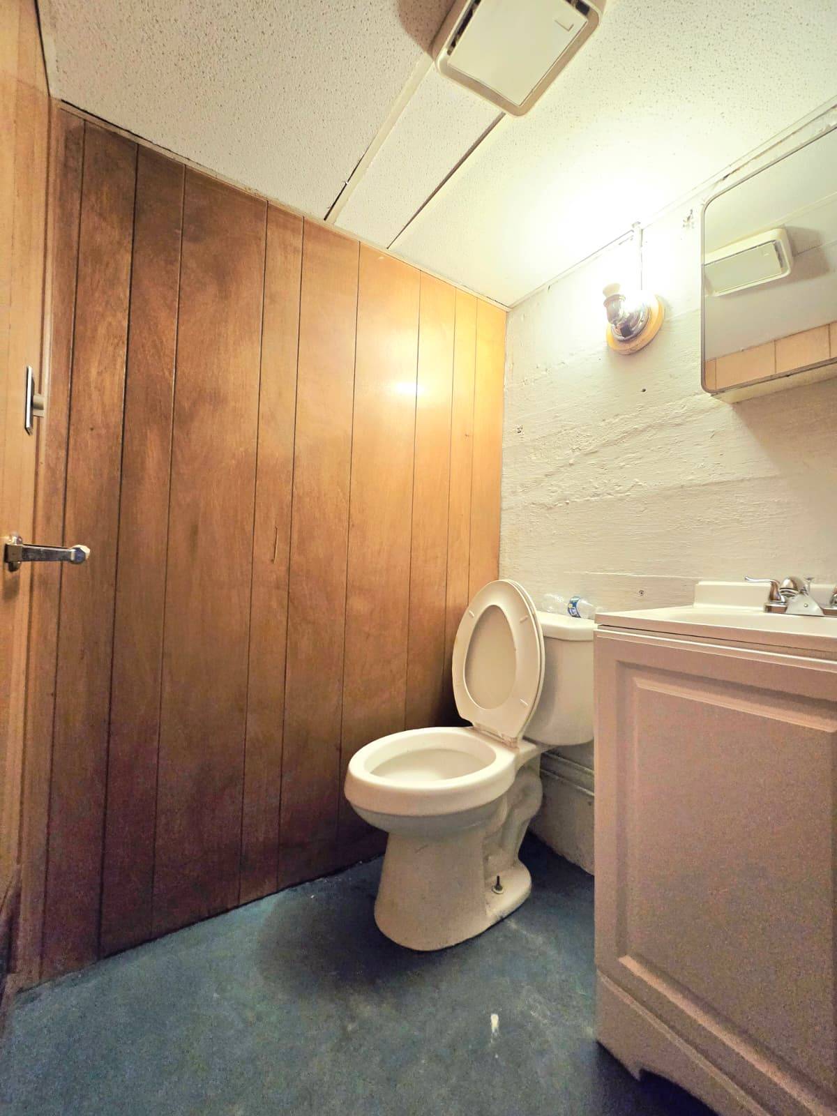 #19 photo, 401 WILLOW ST, Vestal , NY 13850