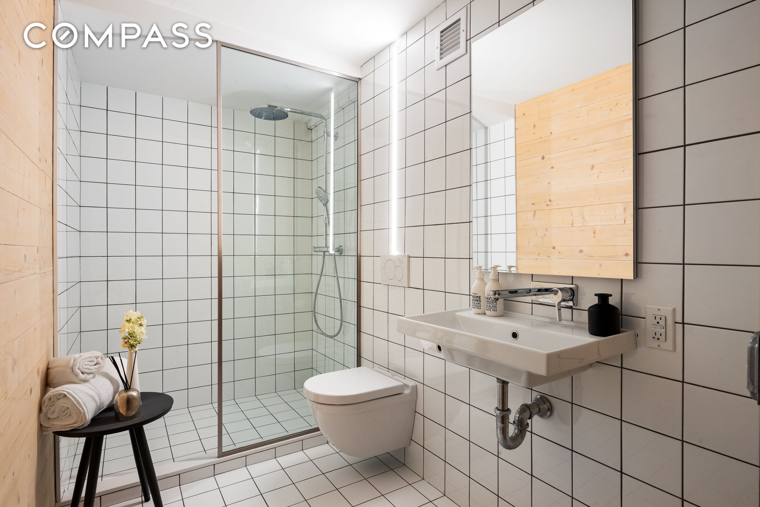 #21 photo, 74 Reade Street, Tribeca , NY 10007