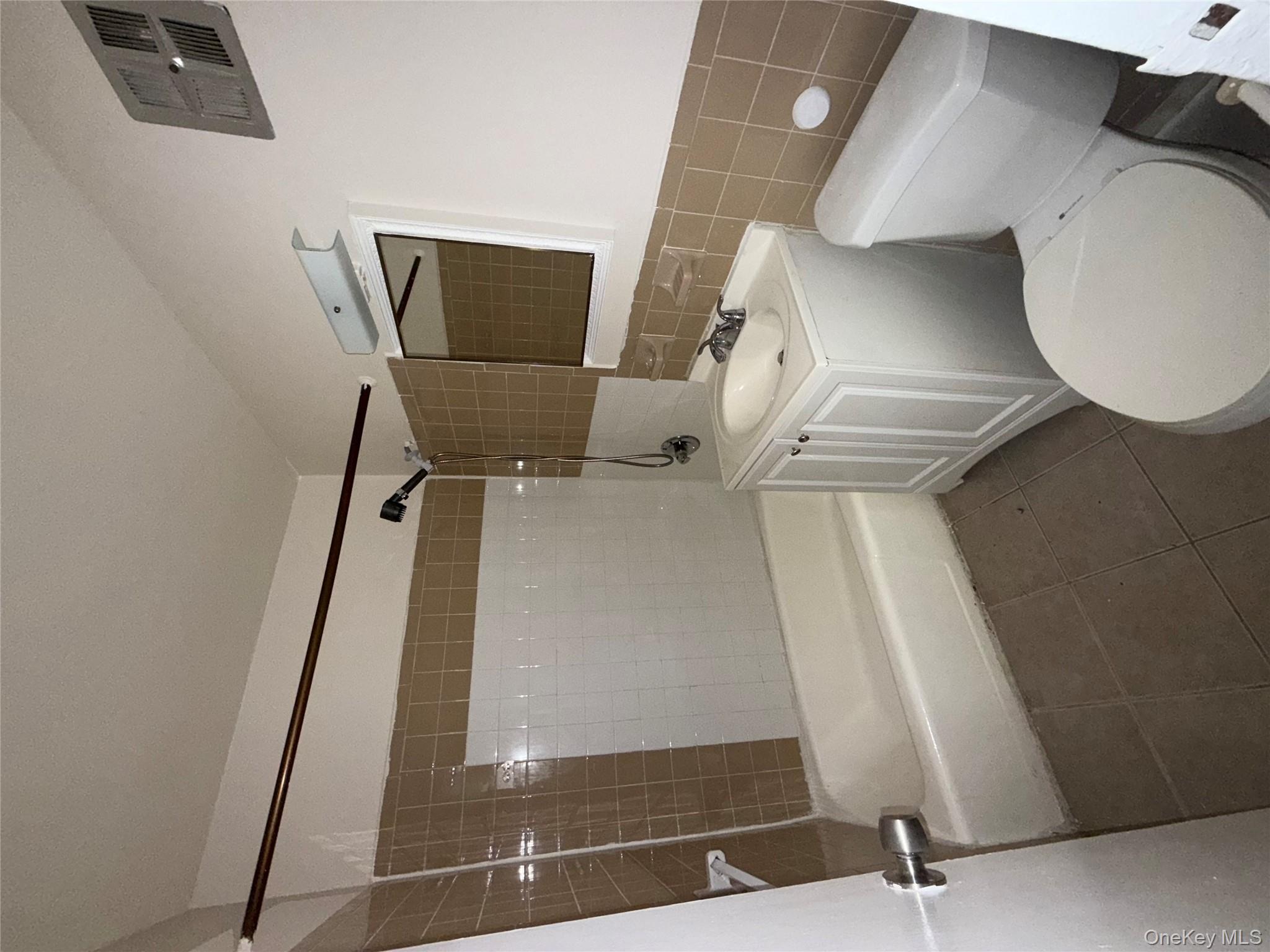 #7 photo, 251 Woodland Avenue, Yonkers , NY 10703