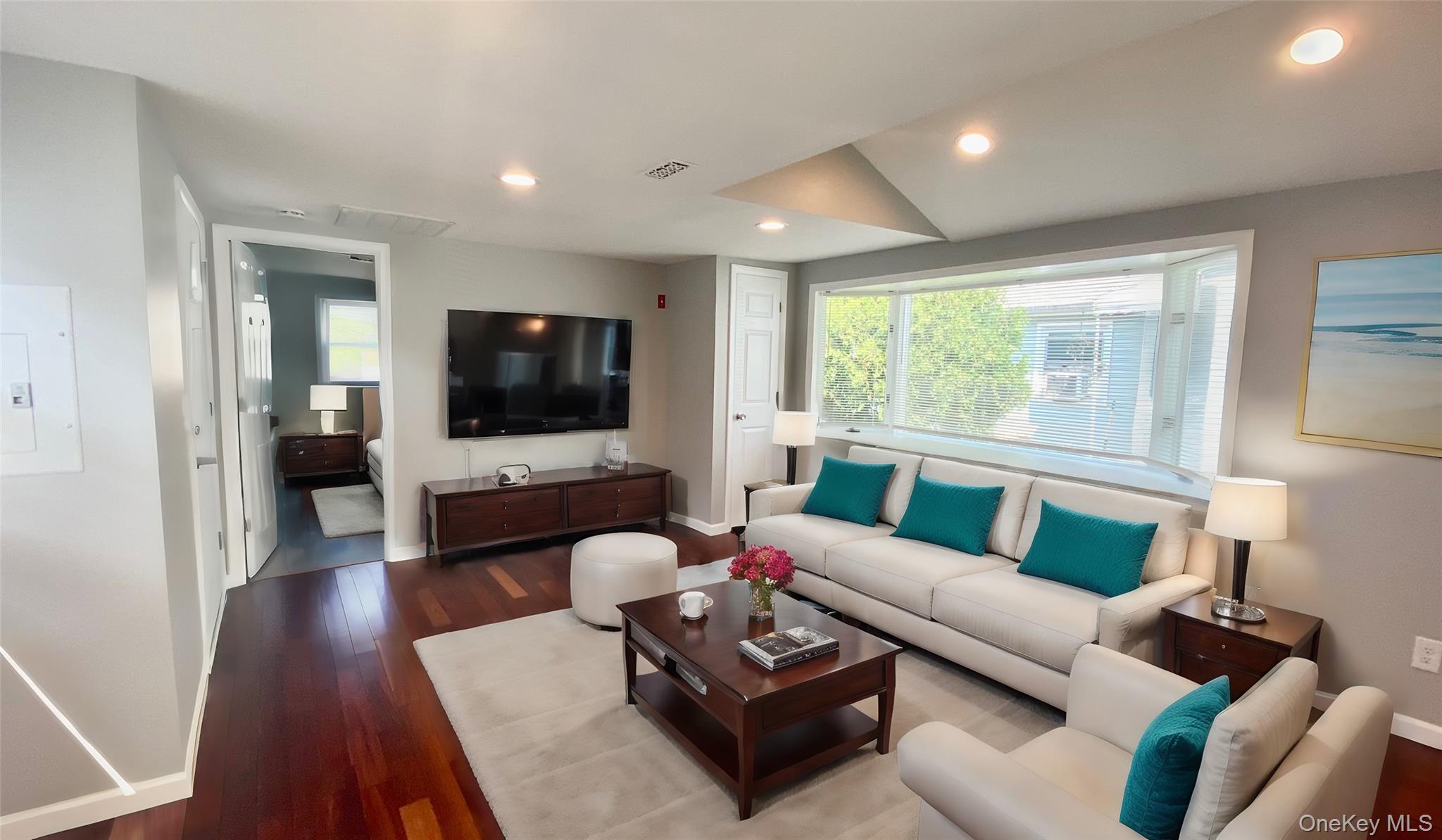 #6 photo, 450 S Fulton Avenue, Lindenhurst , NY 11757