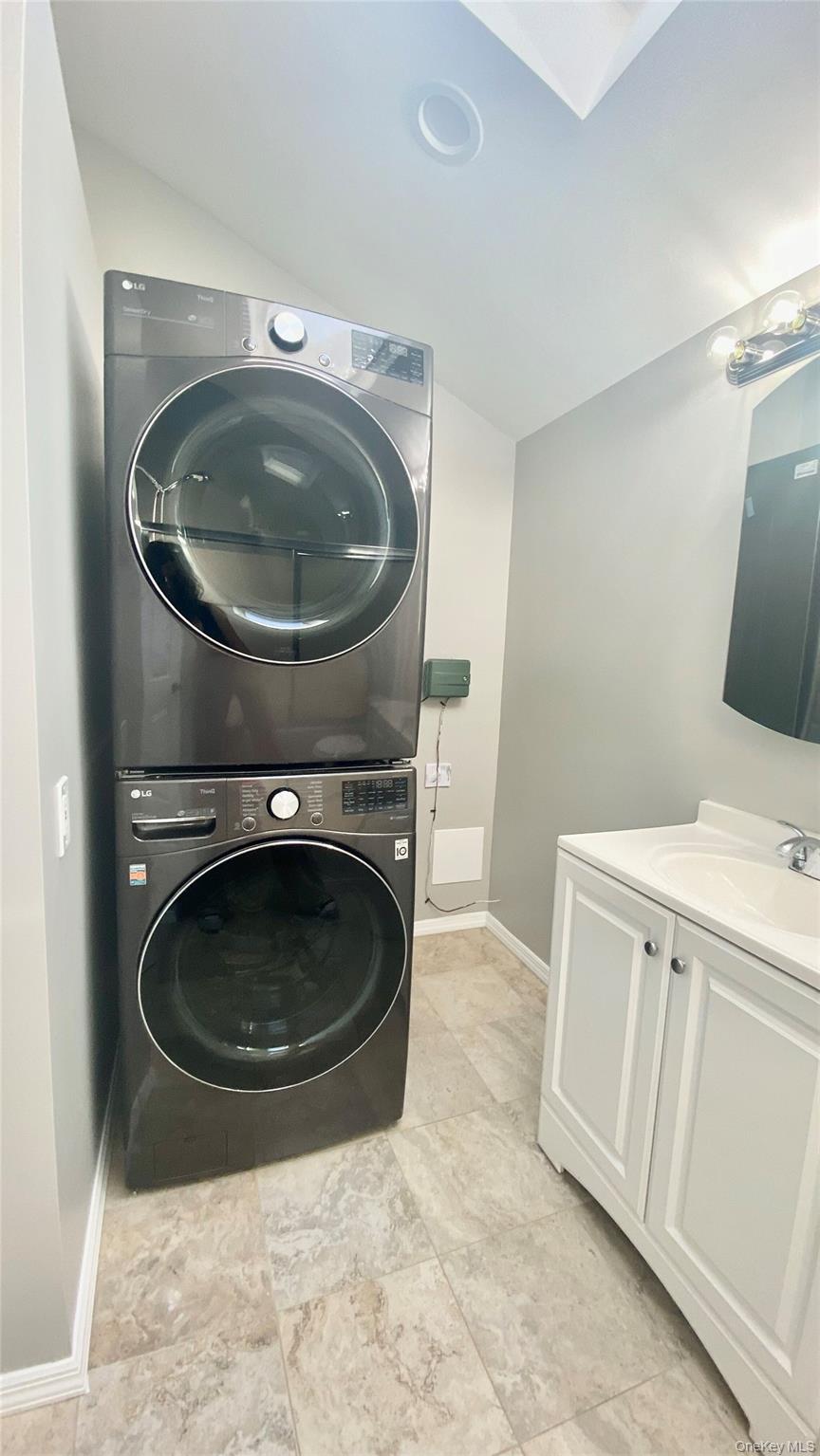 #9 photo, 450 S Fulton Avenue, Lindenhurst , NY 11757