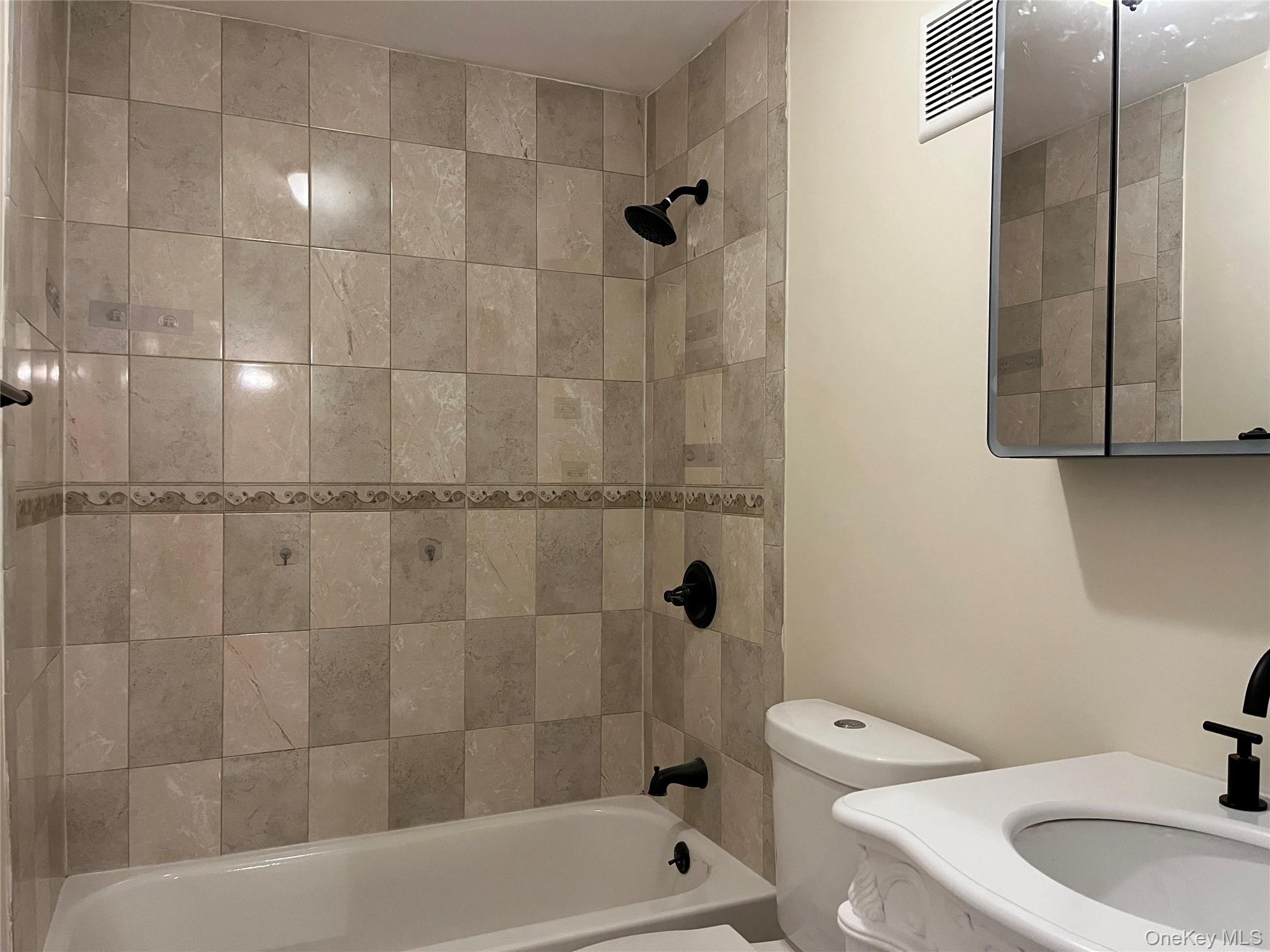 #12 photo, 410 Jericho Turnpike, New Hyde Park , NY 11040