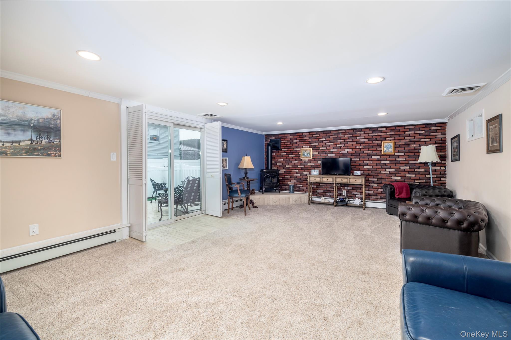 #14 photo, 68 Lincoln Avenue, Island Park , NY 11558