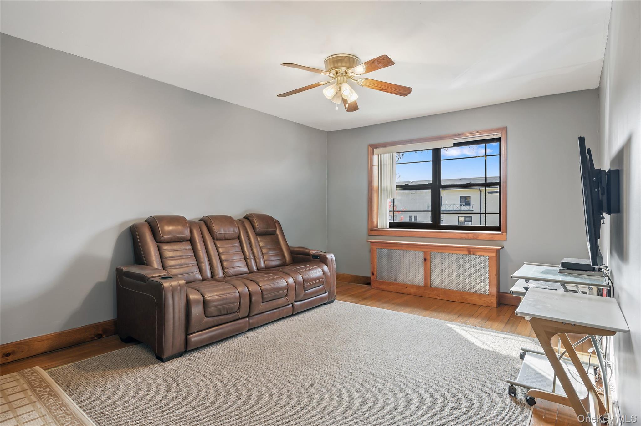 #4 photo, 19 Manchester Road, Eastchester , NY 10709