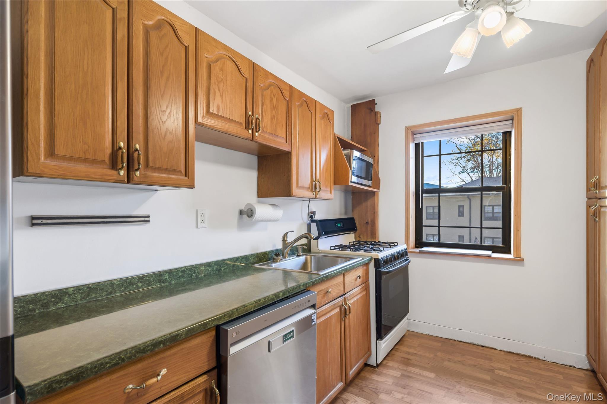 #7 photo, 19 Manchester Road, Eastchester , NY 10709