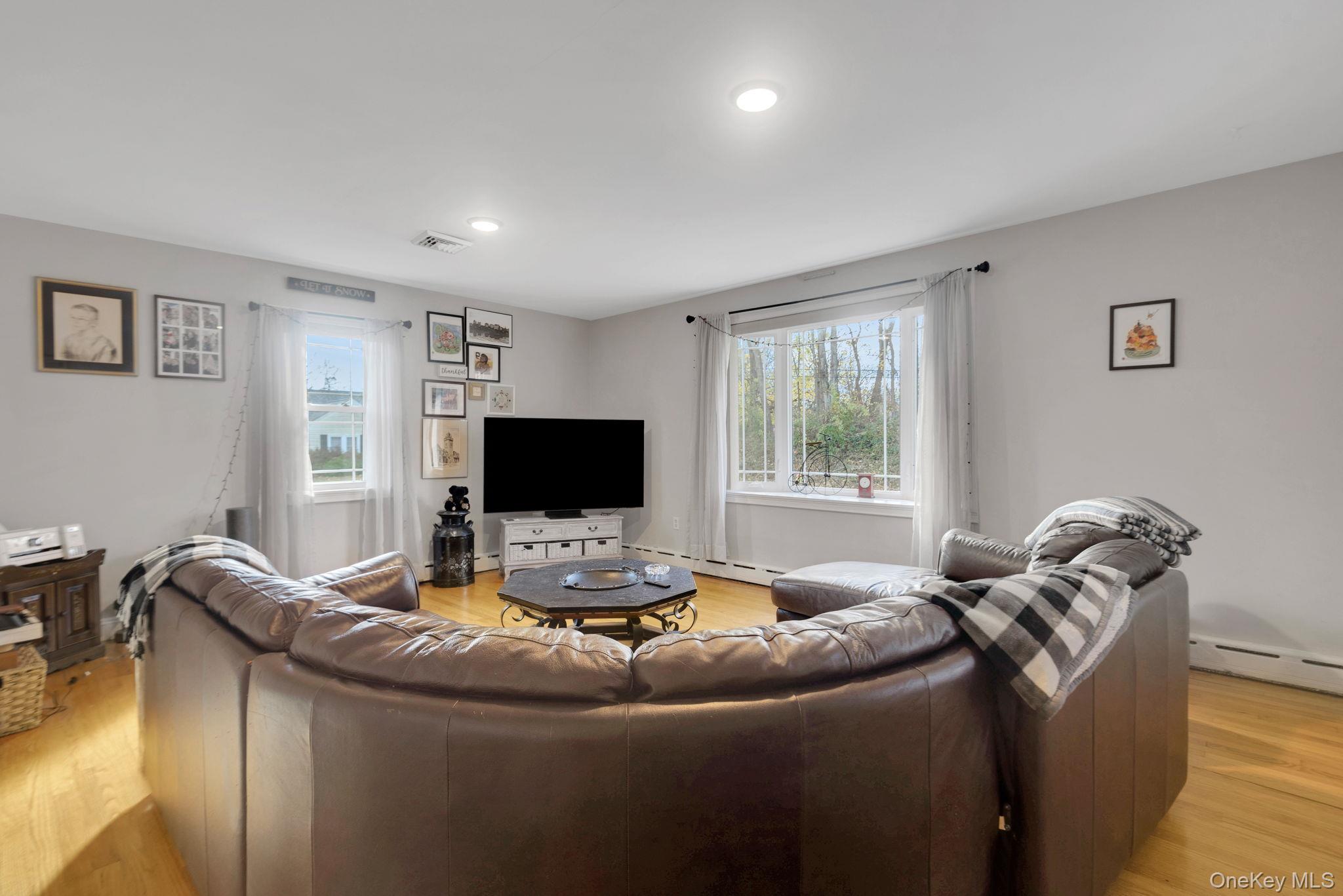 #13 photo, 11 Sunset Drive, New Windsor , NY 12553