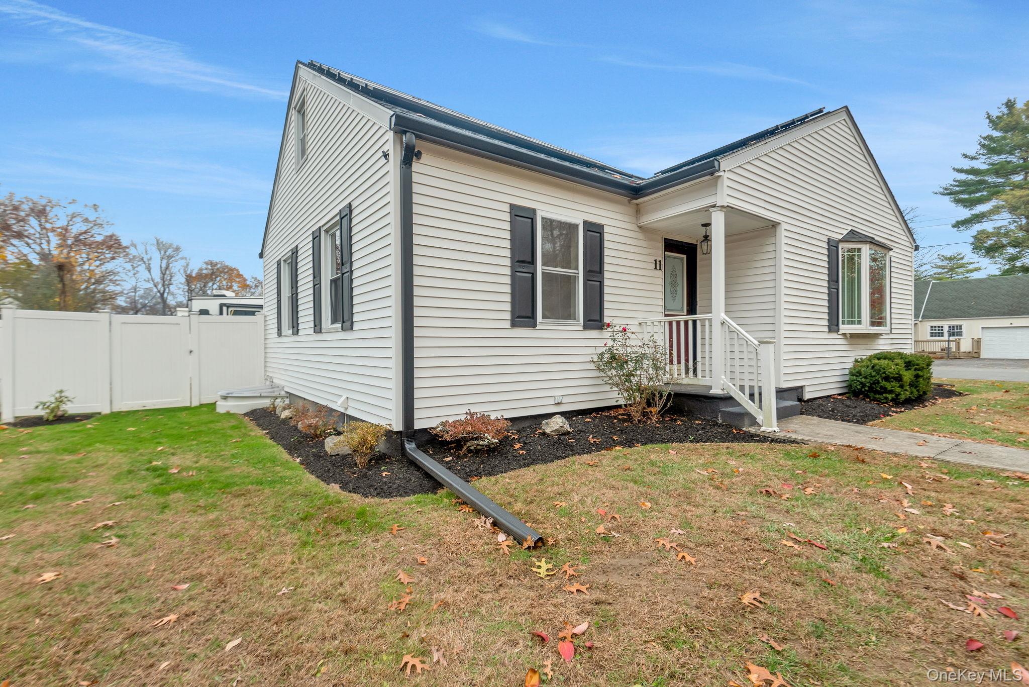 #3 photo, 11 Sunset Drive, New Windsor , NY 12553