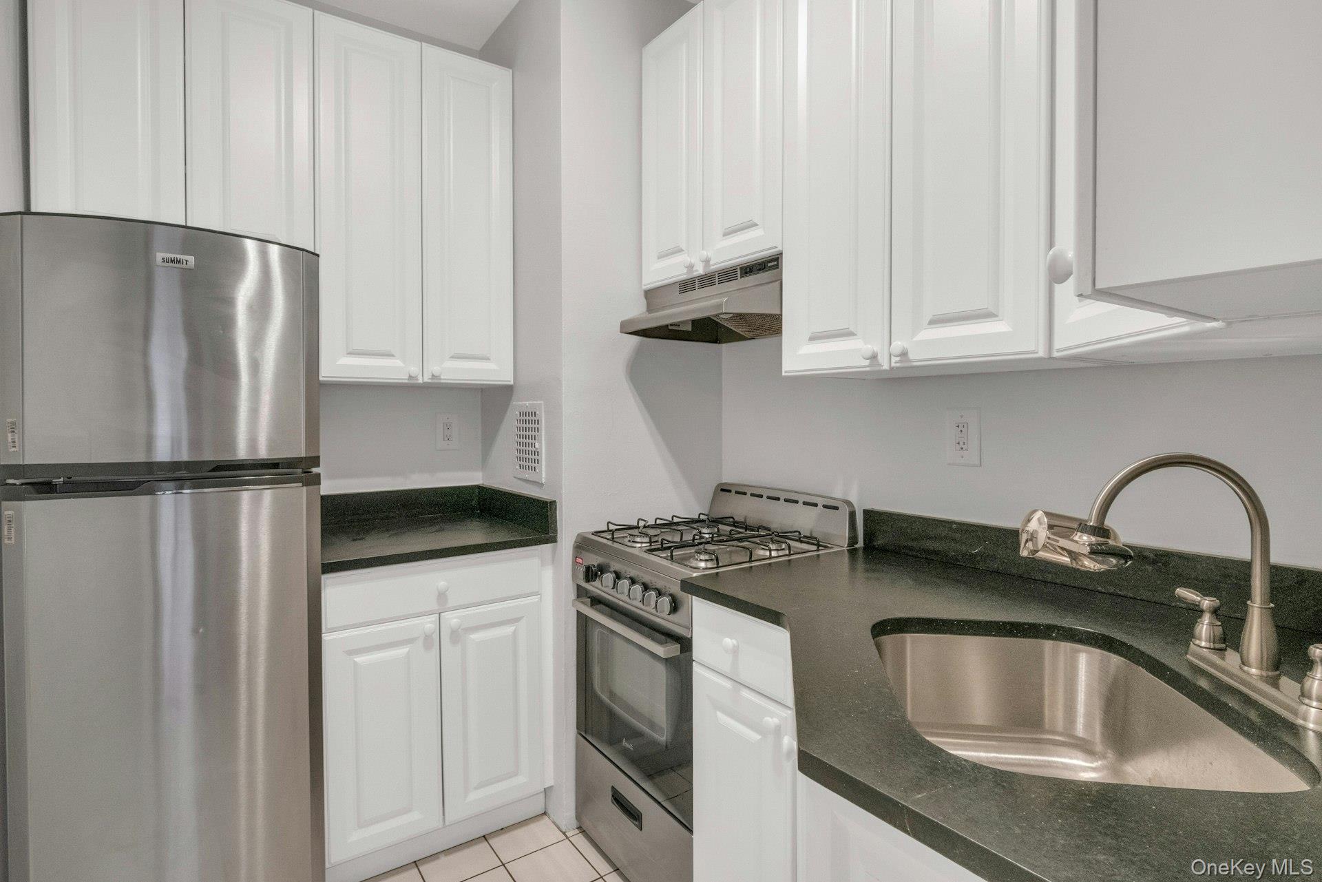 #15 photo, 10 Lake Street, White Plains , NY 10603