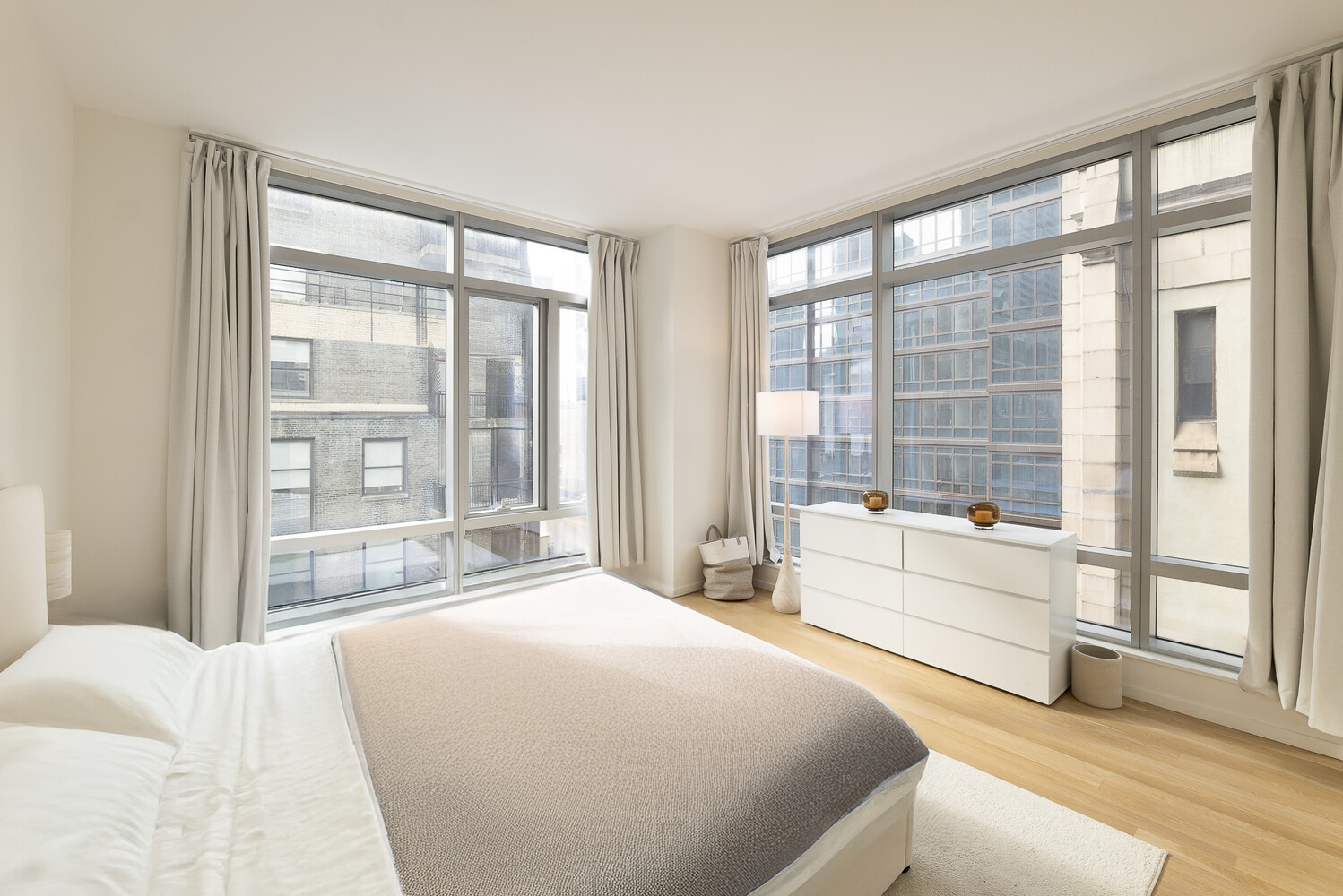 #5 photo, 18 W 48TH Street, Midtown , NY 10036