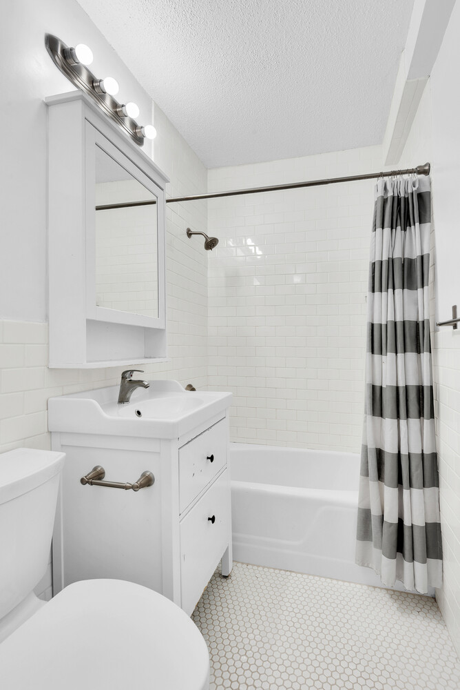 #5 photo, 300 E 40TH Street, Murray Hill , NY 10016